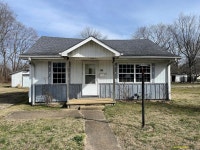 740 Dewey St, Poplar Bluff, MO 63901 | MLS# 23009177 | Trulia