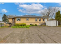 8419 SE Woodstock Blvd, Portland, OR 97266 | MLS# 23621848 | Trulia