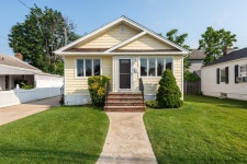 47 Broadmoor Ln, Westbury, NY 11590 | Trulia