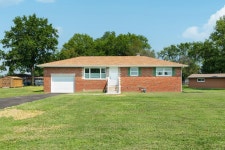 7600 Frost Dr, Alton, IL 62002 | MLS# 21061037 | Trulia