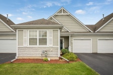 2555 Lincoln Park Ct, Crest Hill, IL 60403 | MLS# 11189748 | Trulia