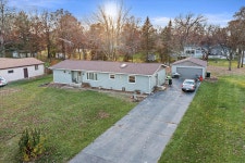 1202 South Hickory LANE, Elkhorn, WI 53121 | Trulia