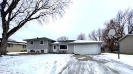 608 Opal Ln, Norfolk, NE 68701 | MLS# 230013 | Trulia