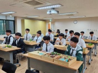 고교-전공체험(동성고등학교) : 모래놀이치료 체험활동 | 상담·임상심리학과