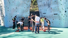 금련산 인공암벽장 도전! 🧗♂️ | 응급구조학과 금련산 인공암벽장 도전! 🧗‍♂️ | 응급구조학과