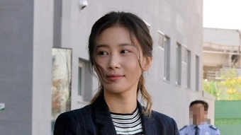 [T포토] 김정민 '재능기부 해요~' - TV리포트