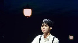 [T포토] 태현 분위기에 취해