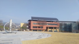 군정소식 > 의령소식 > 보도자료 > 의령군, 군민이 행복한 의령 서동생활공원 봄 맞이 나무 식재 | 의령군청