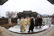 군정소식 > 의령소식 > 보도자료 > 퇴계 이황 향사 의령 덕곡서원 춘향제례 | 의령군청