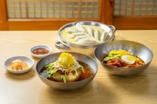부산 관광 아카이브 > 춘하추동밀면 BUSAN TOURISM ARCHIVE | 부산 관광 아카이브: 공식 관광 사진, 자료, 이미지, 영상, 문서 자료