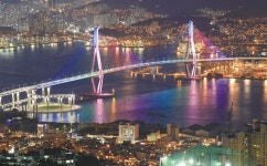 부산 관광 아카이브 > 부산항대교 BUSAN TOURISM ARCHIVE | 부산 관광 아카이브: 공식 관광 사진, 자료, 이미지, 영상, 문서 자료