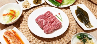 숯불 생고기의 씹히는 식감과 고소한 향이 살아: 부산에가면 : 음식 : 음식 상세: 부산시 공식 관광 포털 비짓부산 visit busan 숯불 생고기의... 