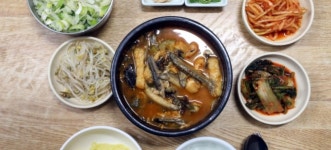 Taste of loach soup kept for 30 years with persistence: When in Busan : Food : Food: 부산시 공식 관광 포털 비짓부산 visit... 
