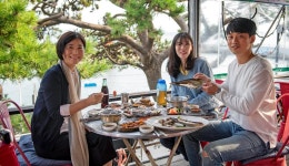 A grilled clam filled with the vibe of Busan’s sea: Traveler guides : Plan your trip : Plan your trip - View: 부산시 공식 관광... 