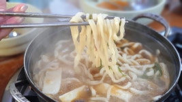 얼크니손칼국수: 부산에가면 : 명소 : 명소 상세: 부산시 공식 관광... busan 얼크니손칼국수: 부산에가면 : 명소 : 명소 상세: 부산시 공식... 