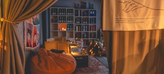 음악과 함께 혼술하고 싶은 날, ‘광안리 골방’: 부산에가면 : 명소 : 명소 상세: 부산시 공식 관광 포털 비짓부산 visit busan 음악과 함께... 