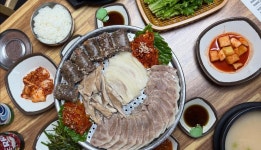 한 그릇에 담은 장인의 신뢰, 거상수육돼지국밥 덕포점: 추천여행 : 미식투어 : 미식투어 상세: 부산시 공식 관광 포털 비짓부산 visit busan... 