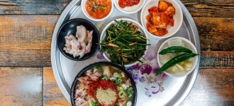 한국 대표 아이돌이 선택한 국밥집 ‘자매국밥’: : 큐레이션서브페이지: 부산시 공식 관광 포털 비짓부산 visit busan 비짓부산 - 부산시... 