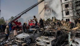 Russian strikes kill at least 19 people in Ukraine - Washington Examiner