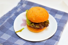 How to Make a Whopper Burger at Burger King: 15 Steps How to Make a Whopper Burger at Burger King