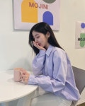 리뷰 볼수록 매력있어♥ 윙스몰. No1 여성복 쇼핑몰 인기상품이라 오래기다렸지만 컬러, 디자인 모두 사진 그대로 예쁩니다 ! 루즈핏이라 누리뷰... 