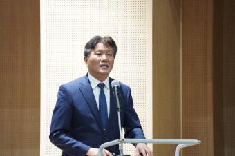 부패 사학 오명 벗고 날개단 충암중·고···체육관·급식실 완공식