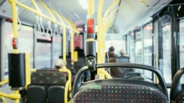 下車するために立ち上がって転倒した乗客…最高裁「乗客の故意なければバスの責任」＝韓国│韓国社会・文化│wowKora(ワウコリア)