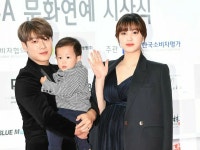 FTISLAND チェ・ミンファン＆ユルヒ夫妻、「第24回消費者の日」授賞式に出席。 | wowKorea（ワウコリア）