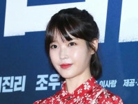 IU、映画「リアル」VIP試写会に出席。 | wowKorea（ワウコリア）
