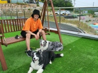 キム・ヒョンジュン（リダ）、愛犬と一緒にゆとりあるカフェデート | wowKorea（ワウコリア）
