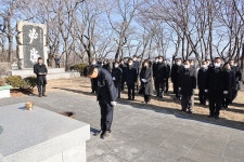 포토갤러리 - 20230101 충혼탑 참배 읽기 | 현장행정 > 포토갤러리