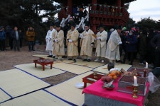 용문면 2019년 기해년 해맞이 행사가 용문전통문화보존회(회장 김학윤) 주최로 금당실마을 주산인 오미봉 정상에서 - 마을이야기 -예천군... 