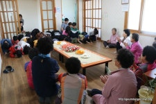 2019년 어버이날을 맞이하여 상금3리 경로당을 방문하여 작은 효를 실천하는 금당실지역아동센터 아동들^^ - 마을이야기 -예천군 금당실마을... 