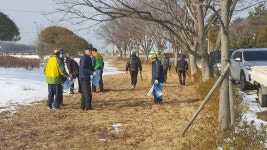민족 대 명절 맞이해, 영산호 관광지 주변 정화활동 이미지 1의 확대이미지 - 원본 보기 팝업창