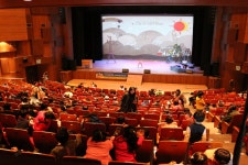 공연갤러리>영광문화예술의전당>안전생활>영광군청 지역아동극 축제 - 하늘에서 떨어진 해와 달 이야기