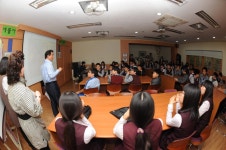 청학중 학부모 명예사서모임 책읽어주기 행사 상세보기 | 구정홍보관