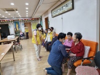 여수시 여수시청 나눔누리 봉사단 ‘졸탁동시’, 요양시설 찾아 봉사활동 펼쳐 여수시청 나눔누리 봉사단 ‘졸탁동시’, 요양시설 찾아 봉사활동... 