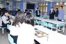 권오봉 여수시장, 여수화양고 방문 수험생 격려 - 여수시청 권오봉 여수시장, 여수화양고 방문 수험생 격려