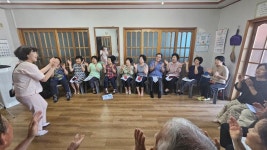 예산군 여성회관, 직업교육훈련 ‘스마트폰활용지도사 양성과정’... 예산군 여성회관, 직업교육훈련 ‘스마트폰활용지도사 양성과정’ 수료식... 