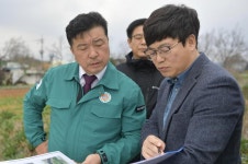 주요사업장 현장방문(농생명 그린바이오 클러스터) 활동사진 < 소통과 참여 < 열린군수실 주요사업장 현장방문(농생명 그린바이오 클러스터)