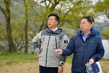 주요사업장 현장방문(예당저수지 친환경 호수조성사업) 활동사진 < 소통과 참여 < 열린군수실 주요사업장 현장방문(예당저수지 친환경... 