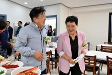 장신2리 마을만들기사업 준공식 활동사진 < 소통과 참여 < 열린군수실 장신2리 마을만들기사업 준공식