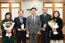 신암면 명예면장 위촉식 활동사진 < 소통과 참여 < 열린군수실 신암면 명예면장 위촉식
