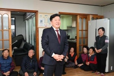 석곡2리 행복경로당 무료경로식당 방문 활동사진 < 소통과 참여 < 열린군수실 석곡2리 행복경로당 무료경로식당 방문