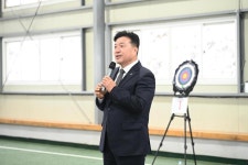 노인회 응봉면분회 한궁대회 활동사진 < 소통과 참여 < 열린군수실 노인회 응봉면분회 한궁대회