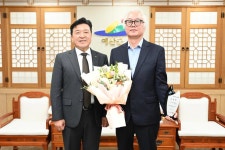 덕산면 명예면장 위촉식 활동사진 < 소통과 참여 < 열린군수실 덕산면 명예면장 위촉식