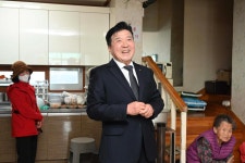 계촌리 행복경로당 무료경로식당 방문 활동사진 < 소통과 참여 < 열린군수실 계촌리 행복경로당 무료경로식당 방문