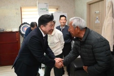 계촌리 행복경로당 무료경로식당 방문 활동사진 < 소통과 참여 < 열린군수실 계촌리 행복경로당 무료경로식당 방문