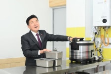 예산군시니어클럽 착한도시락사업장 방문 활동사진 < 소통과 참여 < 열린군수실 예산군시니어클럽 착한도시락사업장 방문