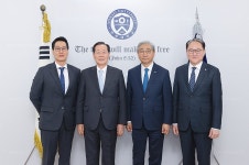 연세대학교 | 연세소개 | 총장실 | 동정 - (주)크로바케미칼 강선중 회장 발전기금 전달식 동정